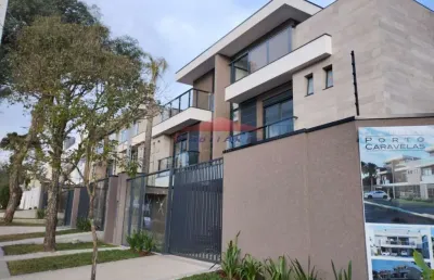Impecável sobrado à venda em curitiba-pr, jardim das américas: 3 quartos, 1 suíte, 1 sala, 4 banheiros, 2 vagas, 137m²!