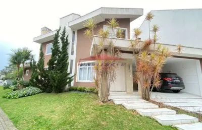 Imperdível oportunidade de adquirir casa em condomínio de luxo em curitiba-pr, bairro uberaba! 3 quartos, 1 suite, 3 salas, 4 banheiros, 230,00 m² de área.