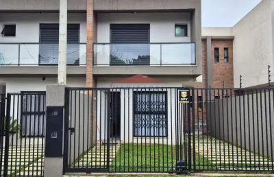 Lindo sobrado à venda em curitiba-pr: 3 quartos, 1 suíte, 2 salas, 3 banheiros, 2 vagas de garagem. confira!