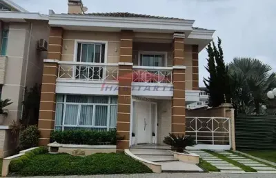 Casa a  venda em condominio, curitiba-pr, bairro portão: 3 quartos, 1 suíte, 2 salas, 3 banheiros, 6 vagas de garagem, 240 m².
