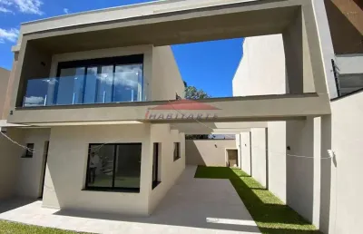 Sobrado à venda bairro uberaba: 3 suítes, sala para dois ambentes, 4 banheiros, 4 vagas, 145,02 m²!