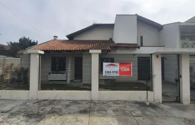 Excelente residência em 2 pavimentos à venda no bairro uberaba-curitiba-pr