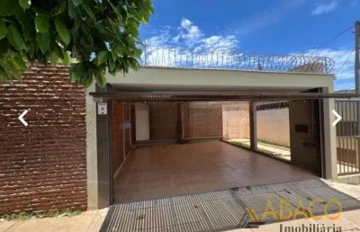 Casa com 4 quartos para alugar no Centro, São Carlos 