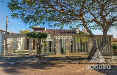 Casa à venda com piscina aquecida e coberta no bairro órfãs