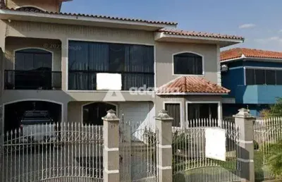 Sobrado à venda, com 3 quartos (sendo 1 suíte), 3 banheiros e 2 vagas, boa vista, em ponta grossa,