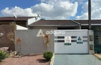 Casa à venda, muito bem conservada e arejada, em ótima localização no cara-cará