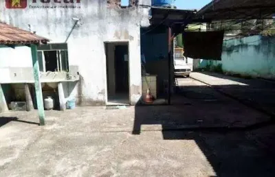 Casa com amplo espaço livre no olaria em coronel fabriciano