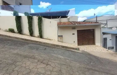 Casa no bairrro bairro júlia kubitschek – coronel fabriciano/mg