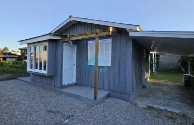 Bela casa localizada no bairro ressacada, em garopaba!