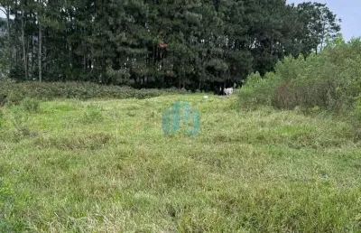 Amplo terreno localizado no loteamento parque garopaba, a 1,5 km do centro!