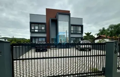Belos apartamentos localizados no loteamento vila do campo, em garopaba!