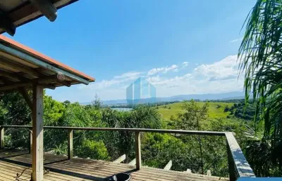 Linda casa na praia do rosa, com vista p/ lagoa da ibiraquera, em amplo terreno!