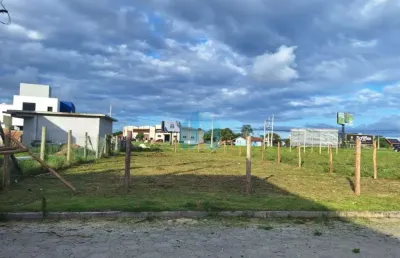 Ótimo terreno localizado no loteamento lagoa encantada, a 3 km da praia da barra e 6 km da praia central!