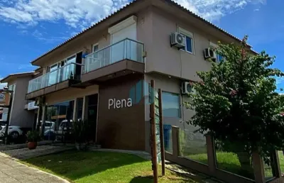 Ampla sala comercial localizada no loteamento panorâmico, no centro de garopaba!