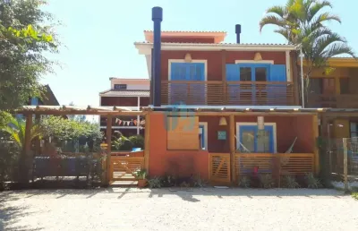 Bela pousada localizada na praia da barra, em garopaba!