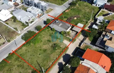 Excelente oportunidade de terreno amplo no coração de garopaba!