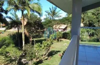Bela casa no bairro ressacada, em garopaba, a 15 min das praias do rosa e ouvidor!