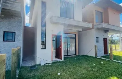Bela casa nova localizada no loteamento campo duna, em imbituba.