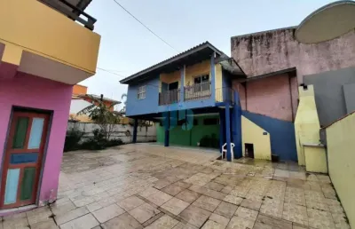 Ótimo imóvel residencial/comercial, localizado no centro de garopaba!