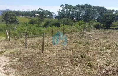 Amplo terreno localizado no bairro praia do rosa, em imbituba.