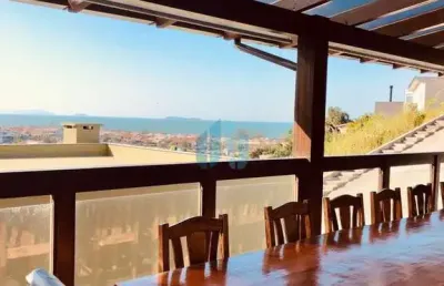 Linda casa no residencial moradas do mar, a 800 m da praia central, bairro ferraz, em garopaba!