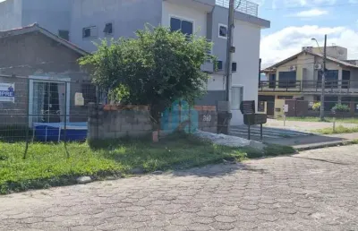Terreno a 900 m da praia central de garopaba, no centro da cidade!
