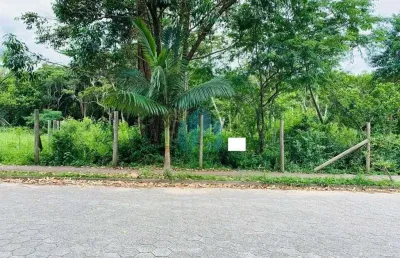 Ótimo terreno localizado a 1,5 km da praia da barra, bairro encantada, em garopaba!