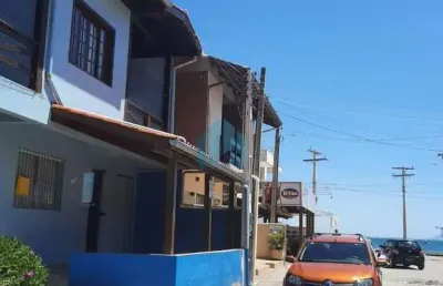 Pousada a 60 m da praia central de garopaba, no centro da cidade!
