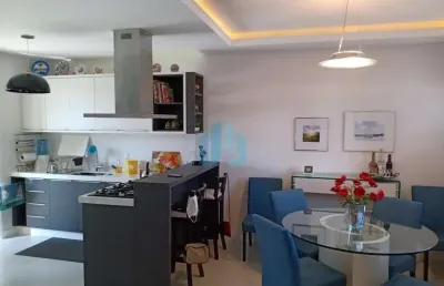 Bela casa em condomínio, bairro ferraz, em garopaba, a 700 m da praia central!