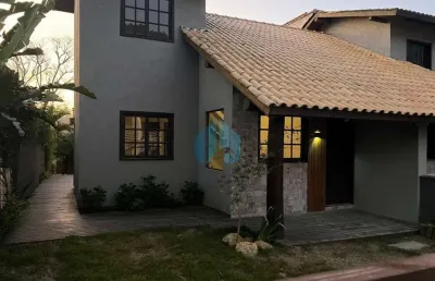 Bela casa localizada no loteamento panorâmico, centro | garopaba - sc
