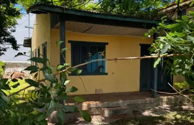 Casa em área residencial ou comercial, a uma quadra da avenida principal e 800 m da praia central, centro | garopaba - sc
