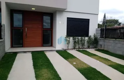 Bela casa térrea, a 800 m da surfland, campo duna | garopaba - sc