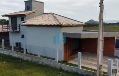 Bela casa nova com bela vista para montanhas, ressacada | garopaba - sc