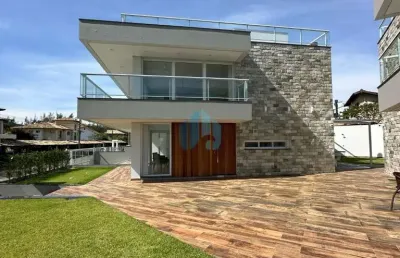 Linda casa a 100 m do mar, ao lado do centro da cidade, ferraz | garopaba - sc