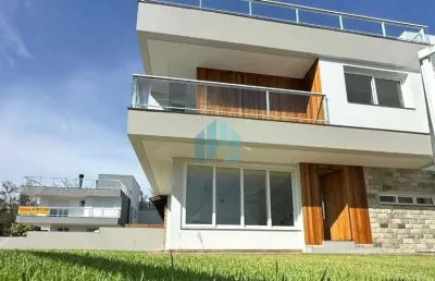 Bela casa a 100 m do mar, ao lado do centro da cidade, ferraz | garopaba - sc