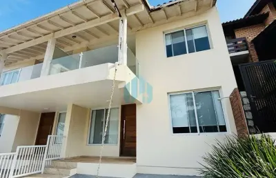 Linda casa a 50 m do mar, com belíssima vista, loteamento morrinhos, ferraz | garopaba - sc