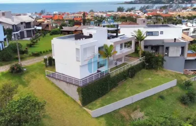 Belíssima casa no residencial mar azul, ao lado do centro da cidade, ferraz | garopaba - sc