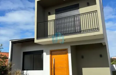 Linda casa próxima ao centro da cidade, areias de palhocinha | garopaba - sc