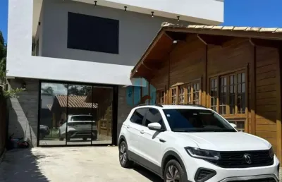 Bela e ampla casa mista, a 150 m da lagoa e 1,5 km da br - 101, arroio | imbituba - sc