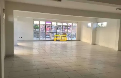 Sala comercial vitrine 171m², para locação por r$15.000,00.