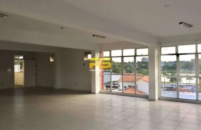 Salas comerciais de 20,64m2 a 99,84m2 no centro para locação por 7.500,00