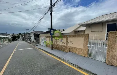 Casa de 3 quartos com uma suite no bairro real parque são josé sc