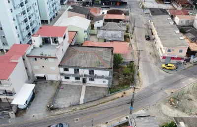 Prédio com 4 salas à venda no Barreiros, São José 