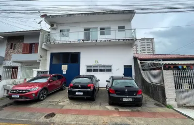 Apartamento com 1 quarto para alugar no Barreiros, São José 