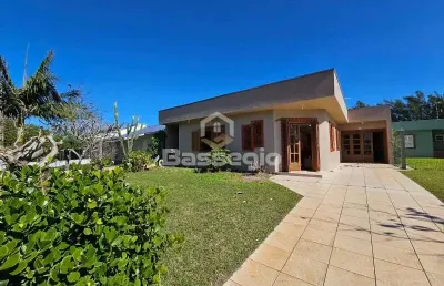 Casa com 3 quartos a 250 metros da beira mar em nova tramandaí