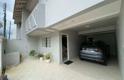 Casa com 3 quartos à venda na rua 2000, 537, centro, balneário camboriú, 220 m2 por r$ 2.200.000