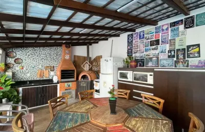 Casa com 3 quartos à venda na rua josé de alencar, 36, praia dos amores, balneário camboriú, 200 m2 por r$ 2.600.000