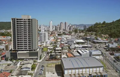 Apartamento com 2 quartos à venda na rua juvenal garcia, 400, centro, itajaí, 68 m2 por r$ 838.000