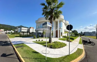 Casa em condomínio fechado com 3 quartos à venda na rua ivo josé rebello, 610, santa regina, camboriú, 237 m2 por r$ 3.990.000