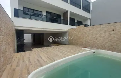 Casa com 3 quartos à venda na santa mariana, 26, são francisco de assis, camboriú, 286 m2 por r$ 1.500.000